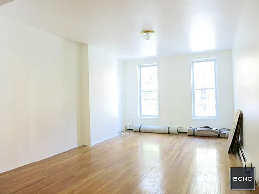 Rented by Bond New York | media 20