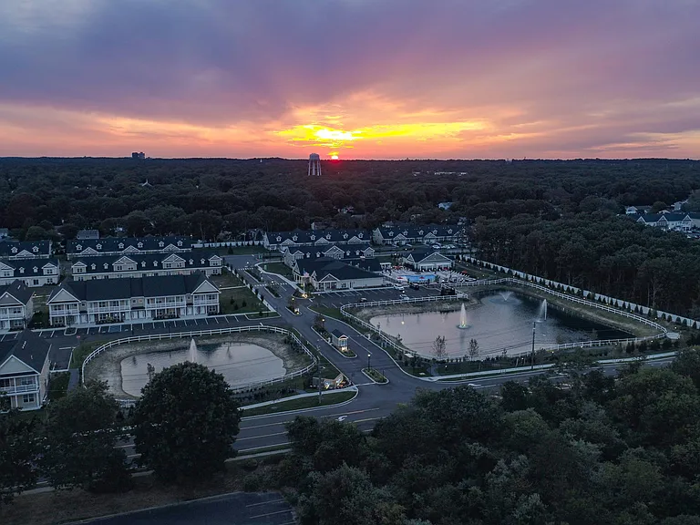 Vistas of Port Jefferson - 55+ Active Adult Living — Photo 6