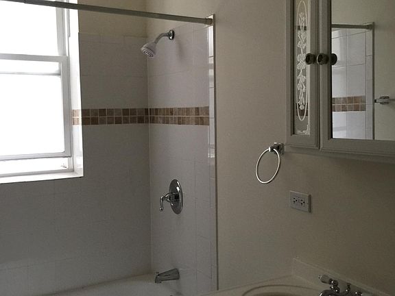 5th image of 3817 W Wrightwood Ave #3
