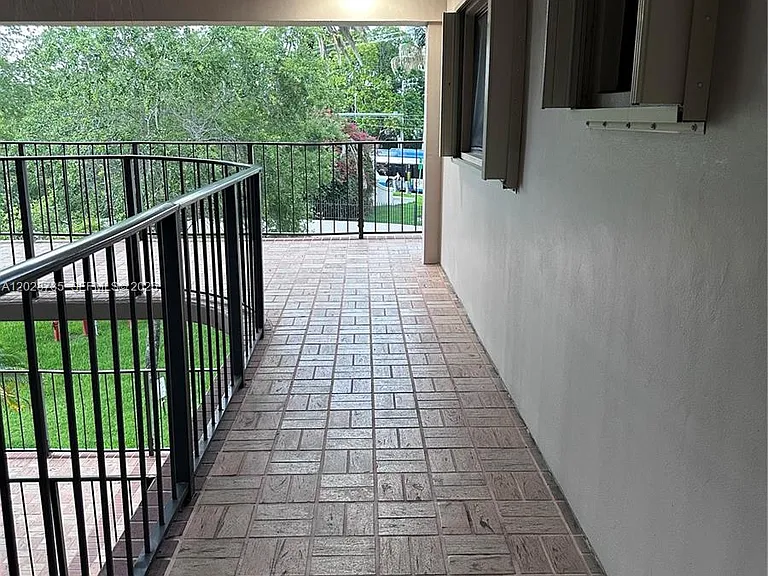 8760 SW 133rd Avenue Rd #301 — Photo 11