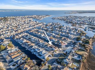26 Clearwater Way, Toms River, NJ 08753