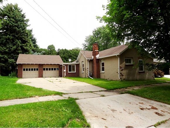 1st image of 644 River Ave