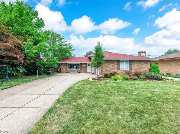 22338 Marleen Dr, Fairview Park, OH 44126