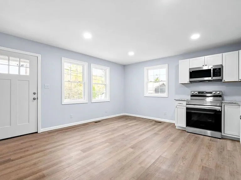 813 Central Ave #813 — Photo 2