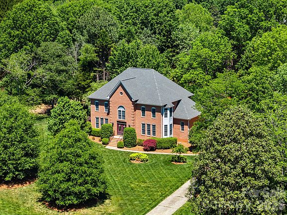2nd image of 6119 Highview Rd