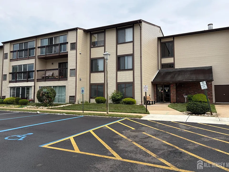 278 Crosse Dr #2G