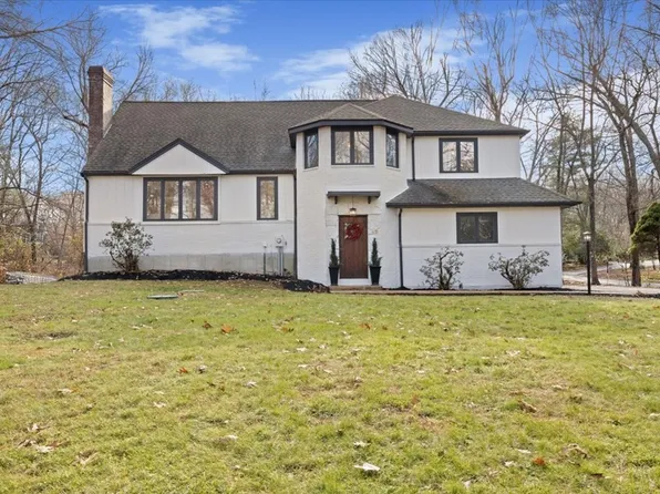 42 Hill St, Medway, MA 02053