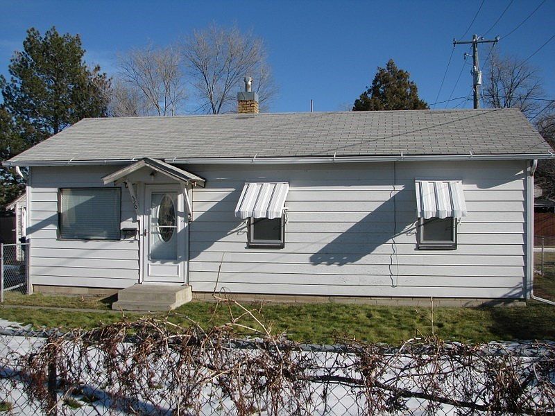 1st image of 320 Elm St N