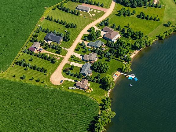 5th image of 17 Pheasant Dr