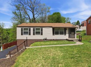 909 Mount Hood Dr, Pittsburgh, PA 15239