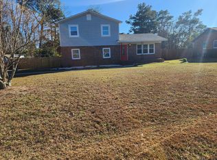 6 Twin Oaks Dr, Castle Hayne, NC 28429