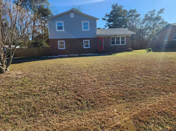 6 Twin Oaks Dr, Castle Hayne, NC 28429