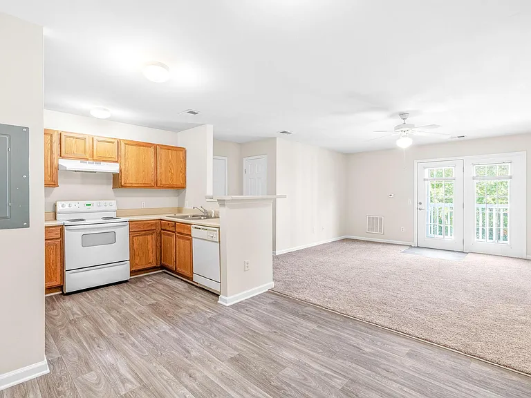 Perry Hill Apartments — Photo 13
