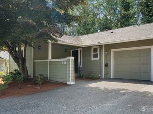 911 NW Leisure Ln, Bremerton, WA