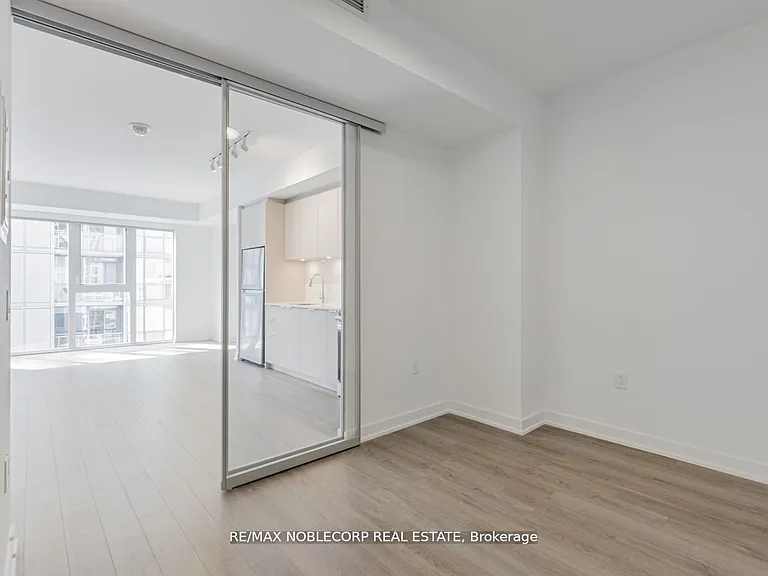 357 King St W #3409 — Photo 13