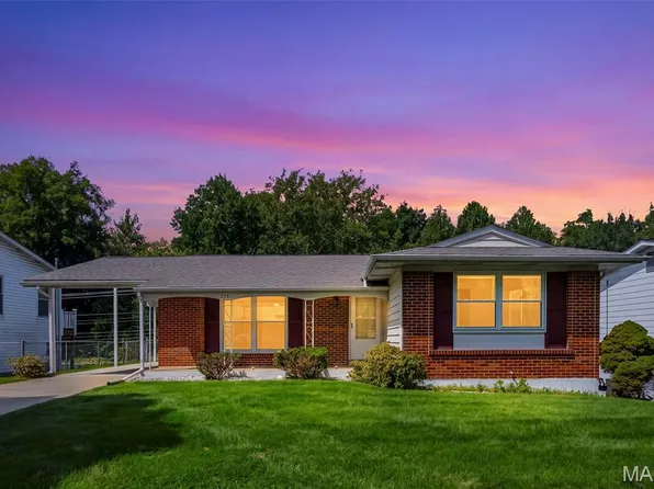 2251 Murray Forest Dr, Maryland Heights, MO 63043