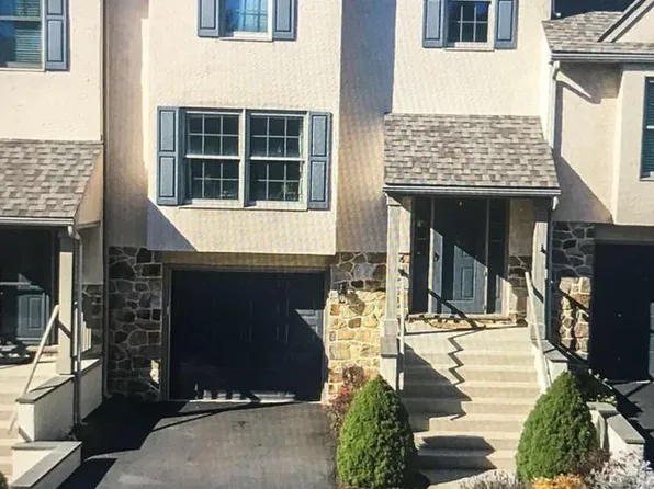 126 Steeplechase Dr, Elverson, PA 19520