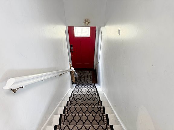 2nd image of 204 Marcy St