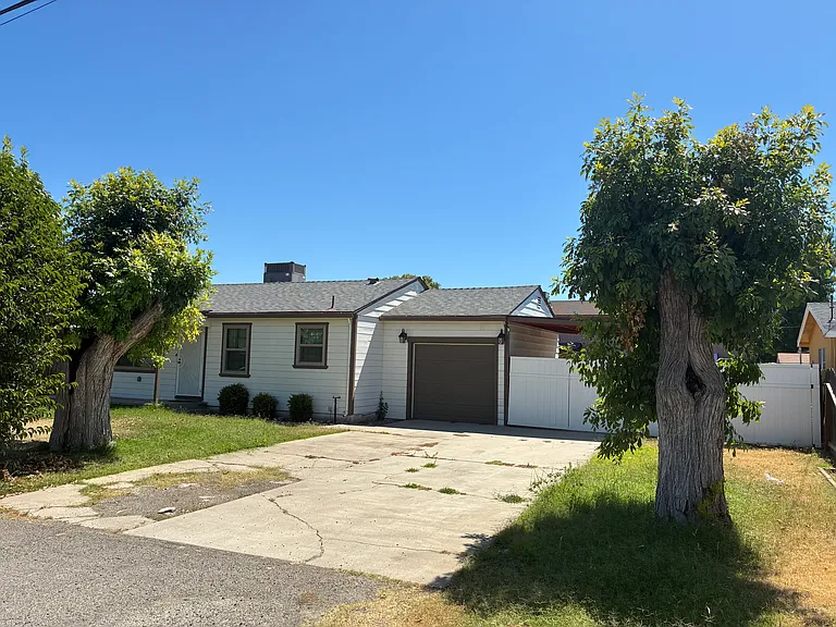 2040 Edwards Ave — Photo 3