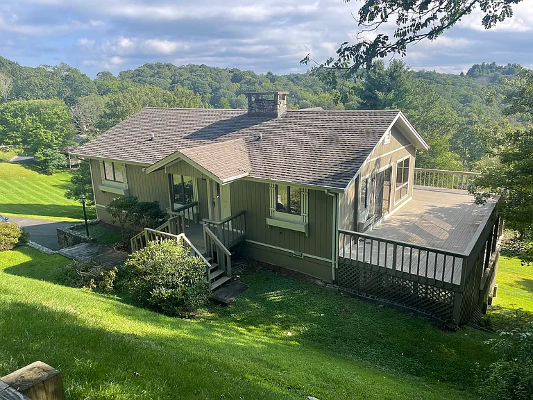 237 Laurel Hill Ln — Photo 32