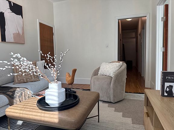 3rd image of 12 Kilsyth Rd APT 2