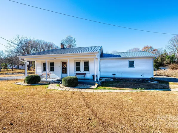129 38th St NW, Hickory, NC 28601