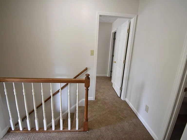 202 Cobblestone Ct — Photo 9