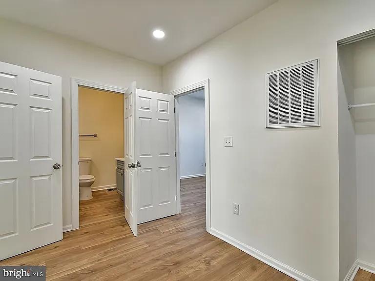 1727 E 33rd St #1 — Photo 25