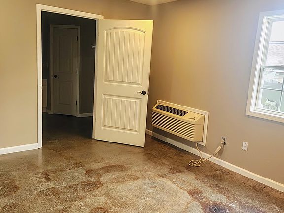 4th image of 148 Ellis Ln