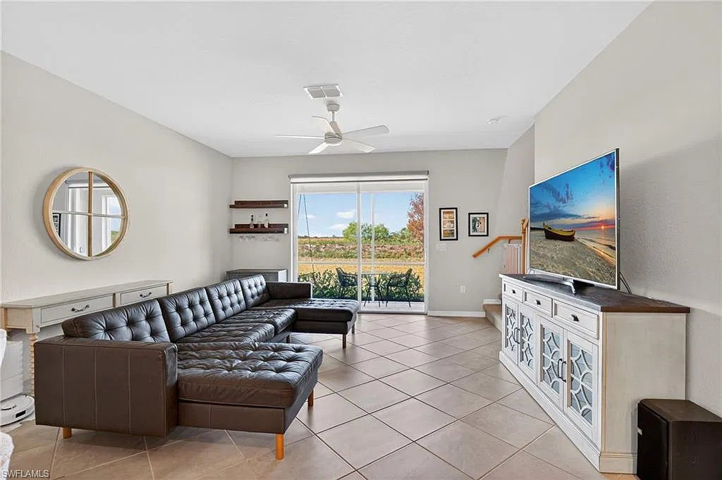 3 bed, 2.5 bath, 1879 sqft, $2,200 — Photo 1