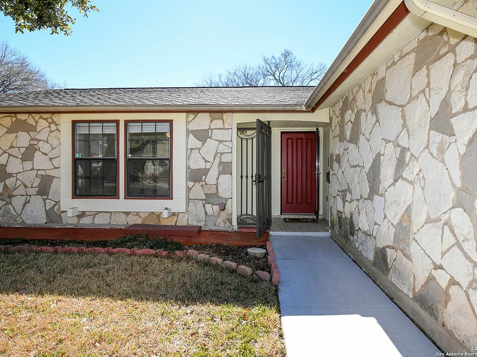 1st image of 6642 Country Field Dr