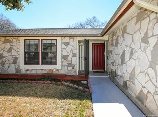 6642 Country Field Dr, San Antonio, TX 78240