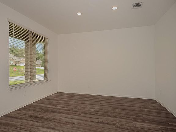 5th image of 206 Temple Ln