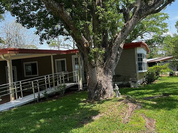 3rd image of 6501B Lakewood Dr #299