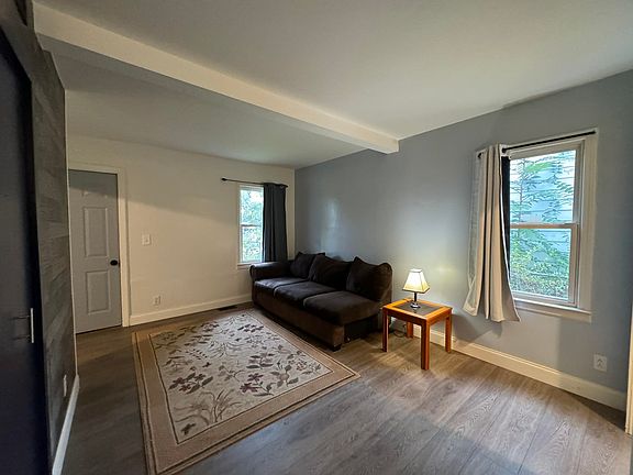 3rd image of 3148 Woodrow Ave