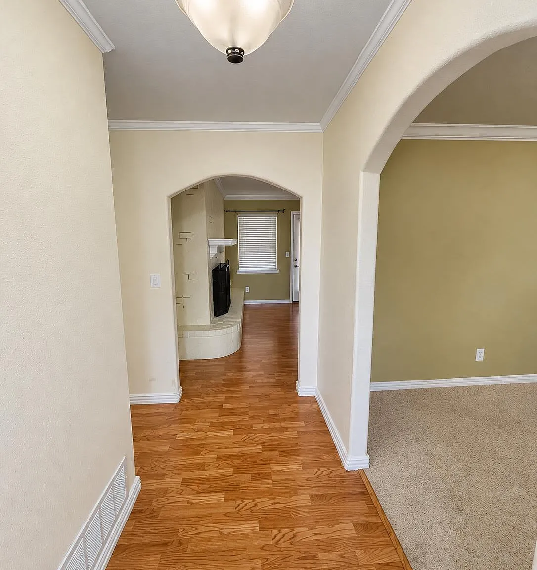 4 bed, 2.5 bath, 2137 sqft, $2,300 — Photo 3