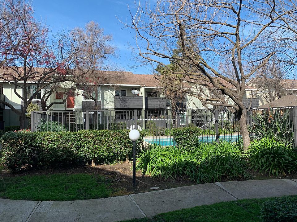 1st image of 2515 Easton Pl APT 31
