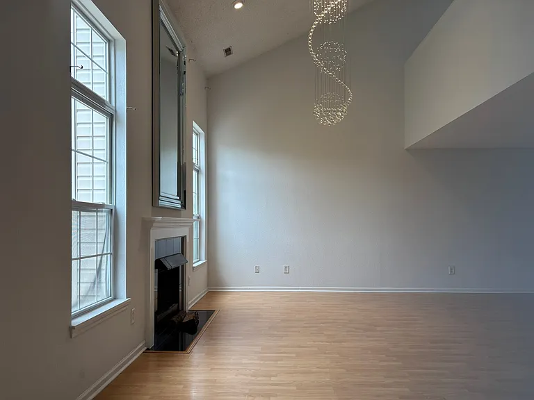 7248 Kimble Dr — Photo 38