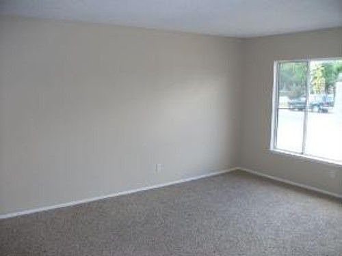 5th image of 1922 E Brookside Dr