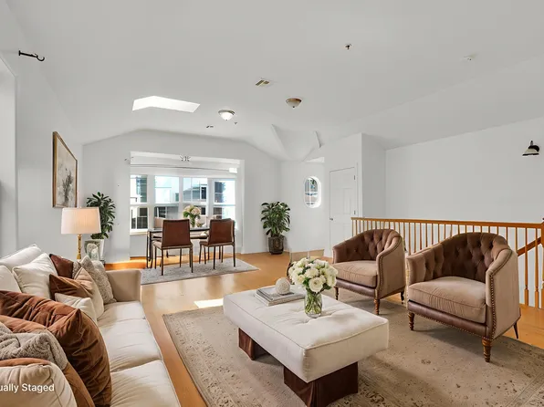 230 71st St #102, Guttenberg, NJ 07093