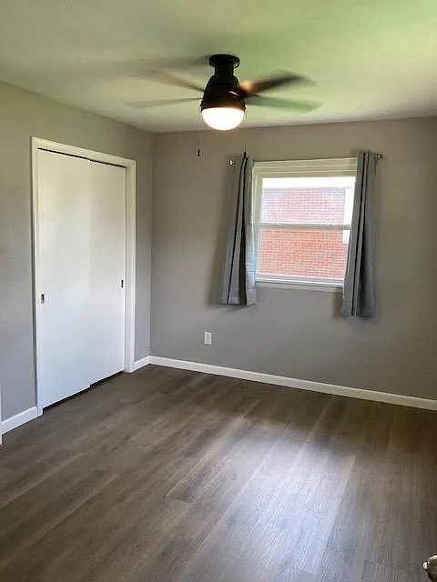 3 bed, 1.5 bath, 1350 sqft, $1,100 — Photo 2