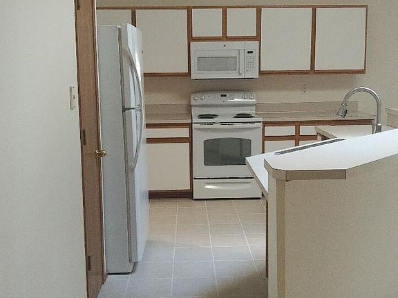 4th image of 12221 121st Avenue Ct E