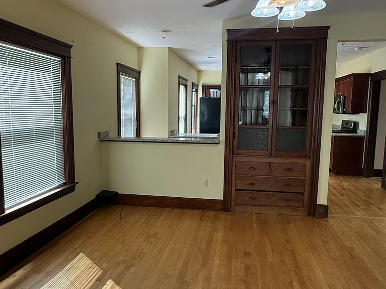32 Woodbine St #1 — Photo 4