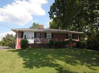 416 Crim Dr, Strasburg, VA 22657