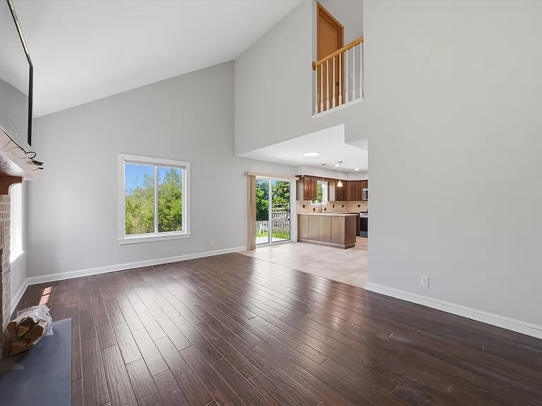 21854 W Kentwood Dr — Photo 13