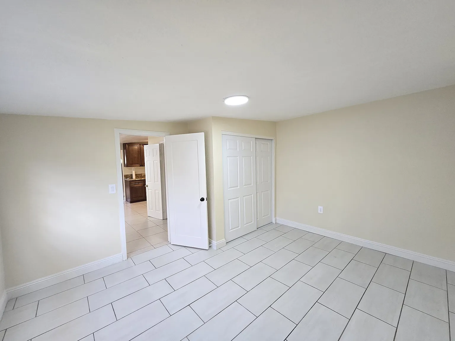 1 bed, 700 sqft, $1,500 — Photo 3