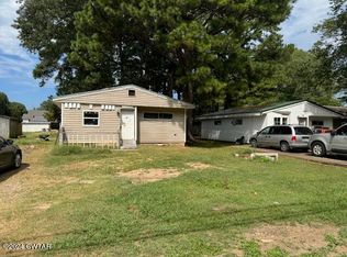 214 N Wilson St, Paris, TN 38242