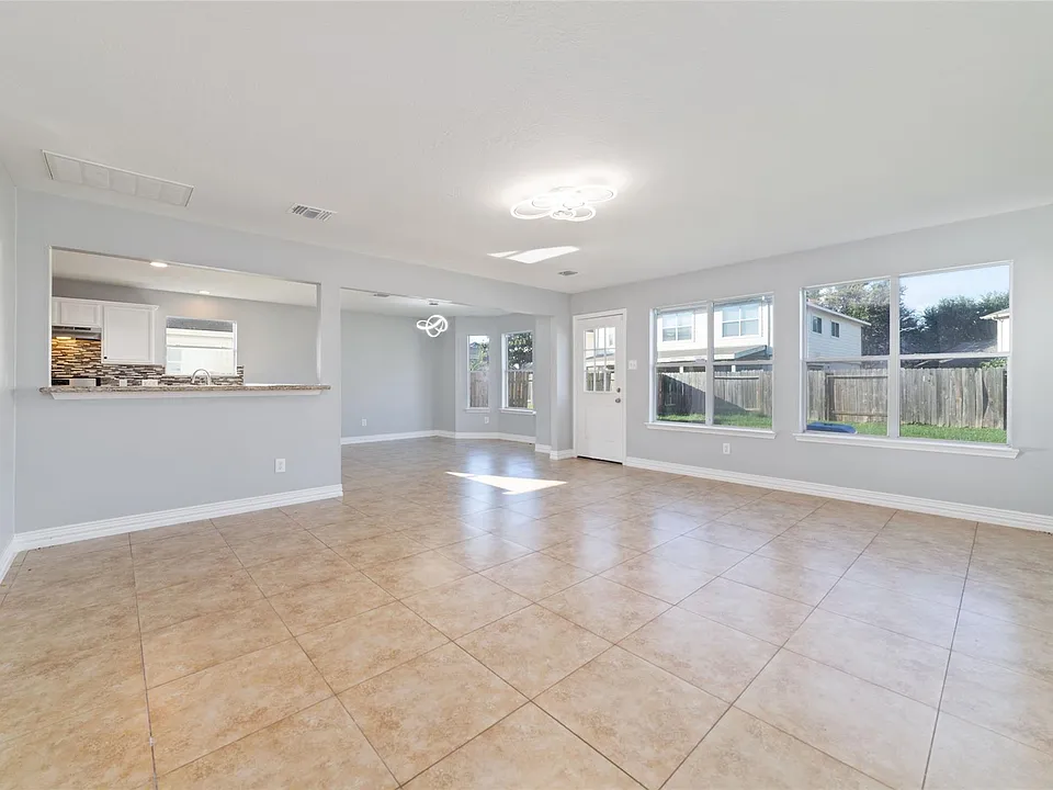 12418 Magnolia Cyn