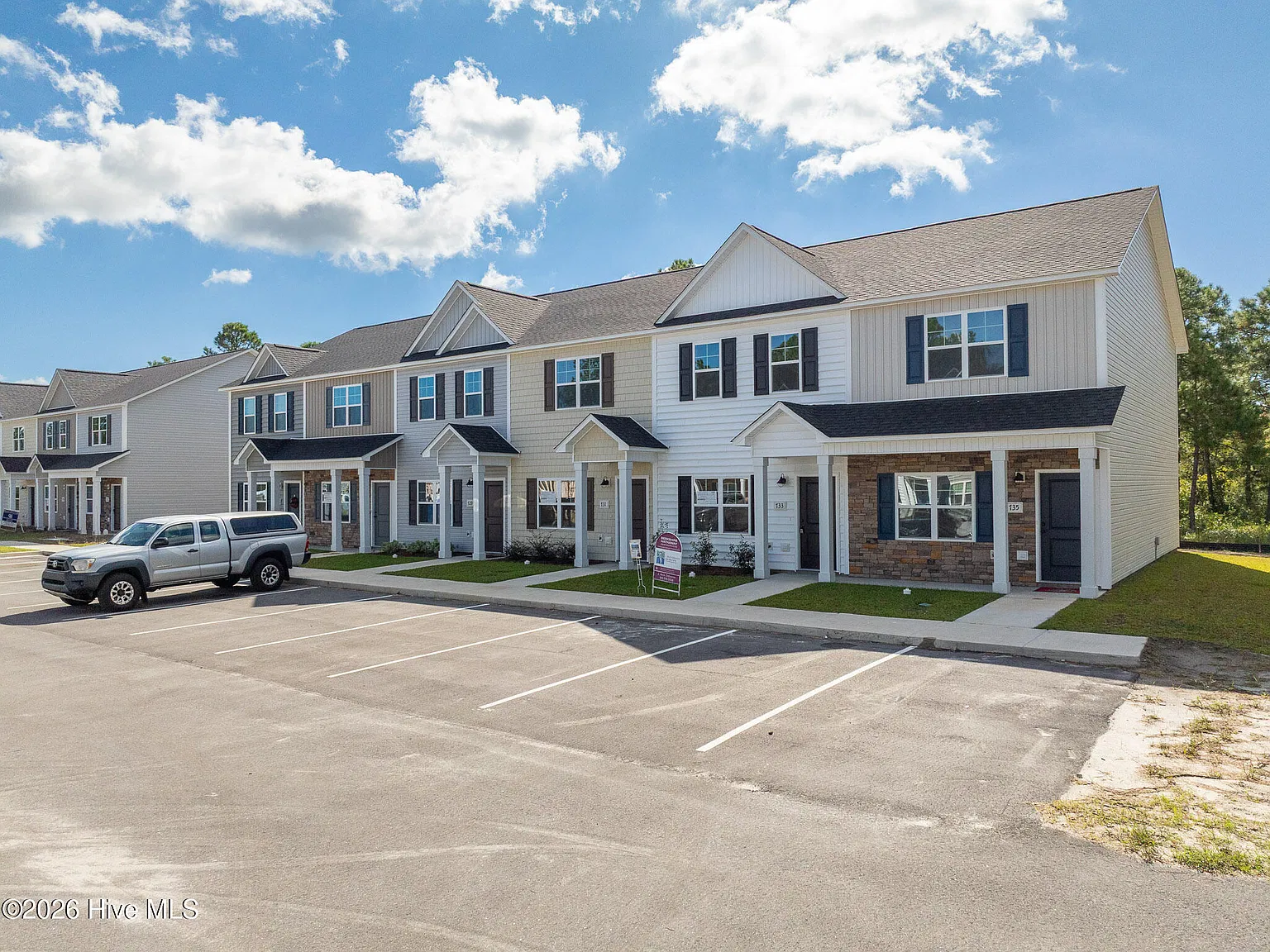 2 bed, 2.5 bath, $1,650 — Photo 2