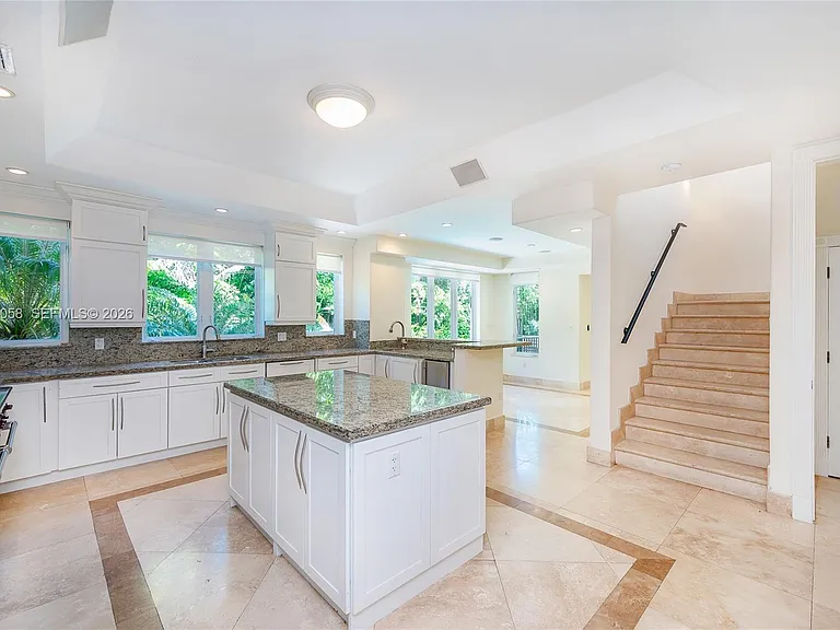 541 S Mashta Dr — Photo 10
